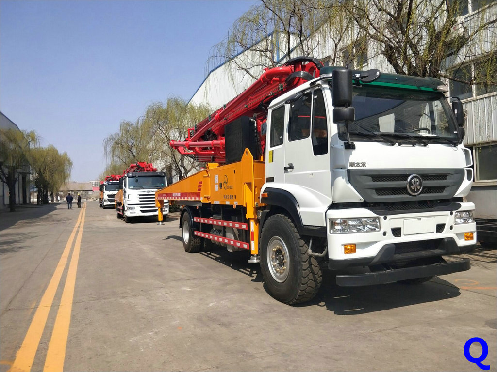 小型混凝土泵車，天泵，小型泵車