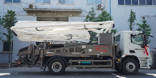 如果泵車在泵送狀態(tài)下遇到堵塞問(wèn)題，該怎么解決？