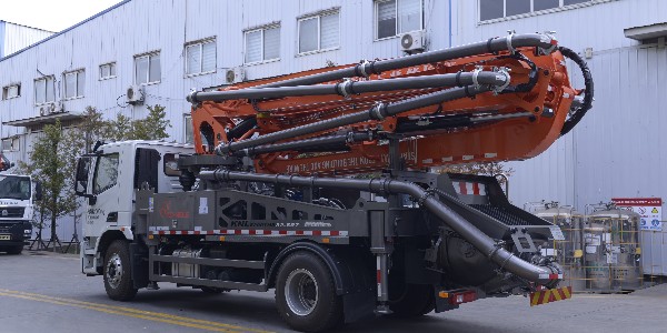 由于機械設(shè)備需求多樣，更多小型泵車針對農(nóng)村市場而展現(xiàn)