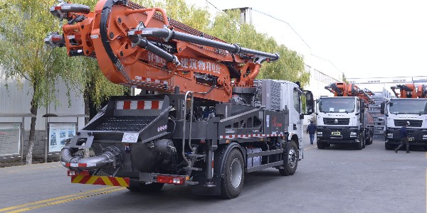 建設(shè)農(nóng)村與小型泵車，是密不可分的